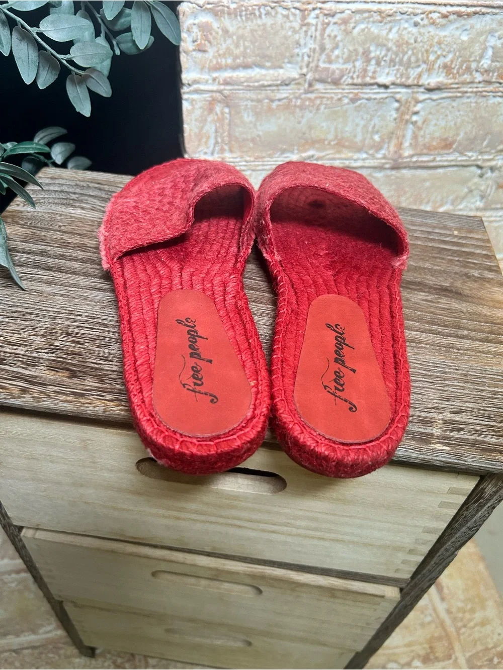 Free People Beach Front Red Espadrille Slide Sandals Woven Boho Size 8 dopamine